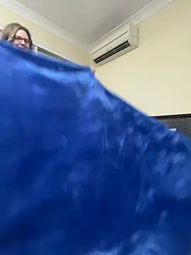 l4dyc4pricorn76 live sex cam