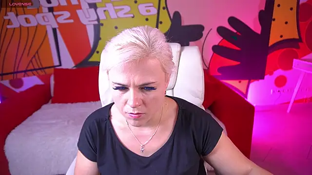 crystalvibe - CrystalVibe's free webcam - UK Sex Cams