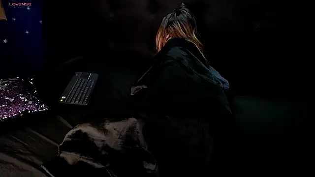 stefanny_red - Stefanny_red's free webcam - UK Sex Cams