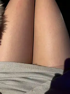 美女littleqiu在线直播