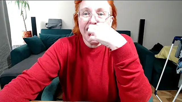 joannaandneighbour (F mature) - My juicy pussy open