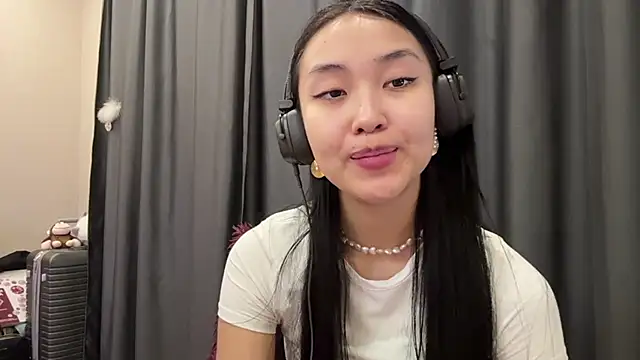 sinagervasi - SinaGervasi's free webcam - UK Sex Cams