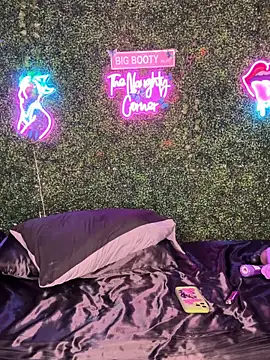 Webcam Model (RenaThickAss)  is live.Free join now!