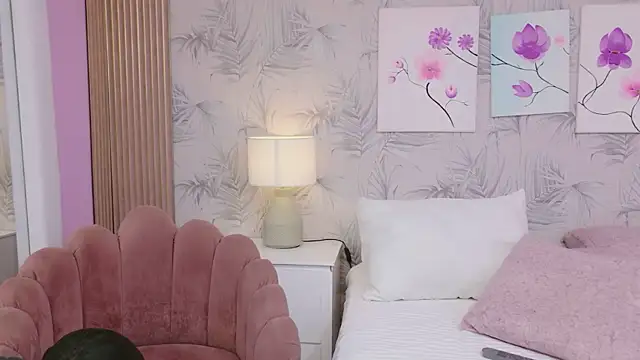 emmaleens - EmmaLeens's free webcam