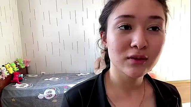 yourmiia - YourMiIa's free webcam