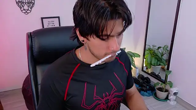 elian_savoy - Elian_savoy's free webcam - UK Sex Cams