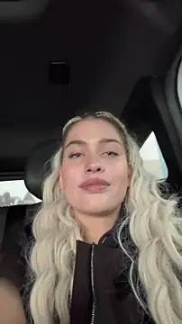 KikiWatson live sex cam