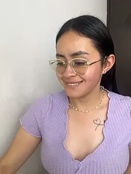 Webcam Model (Anni_Rose)  is live.Free join now!