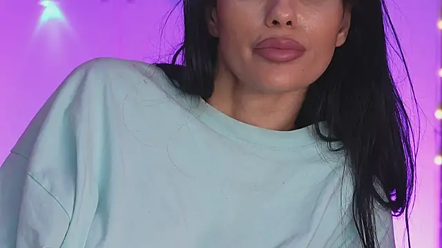 KatiaDivine live sex cam