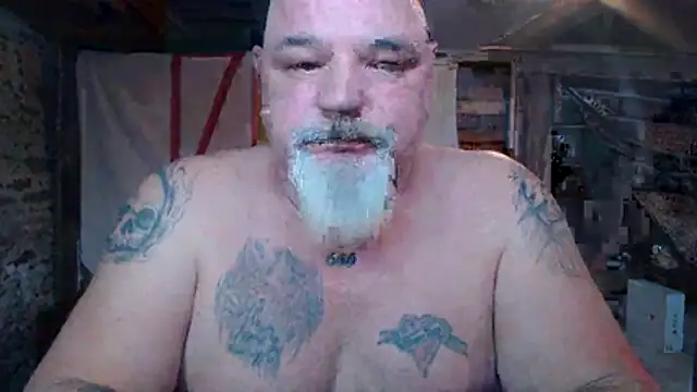 newfiesausage1972 (M mature) - last tipper 5 mins off lovens