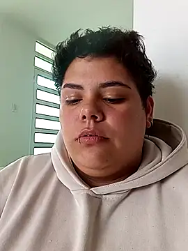 Webcam Model (Hailey_Curvy)  is live.Free join now!