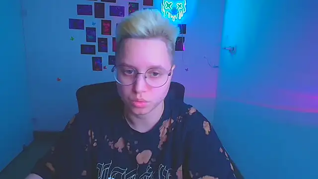 bella_swannn - Bella_Swannn's free webcam - UK Sex Cams