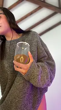 arilw (F young) - FINGUERING... TASTE MY PUSSYLIPS