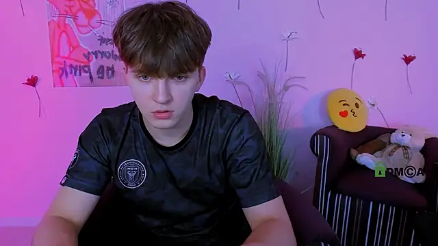 travis_wolf_ (Ask my age) - doggy pose