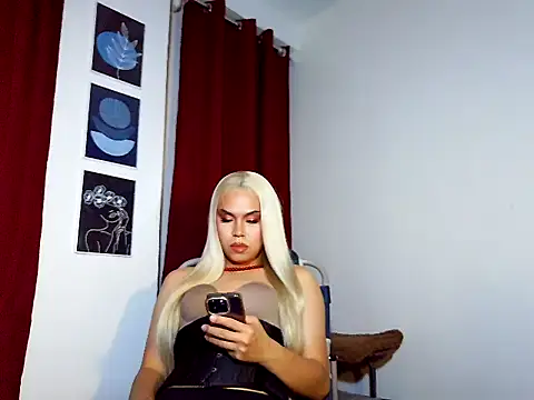 mistressluna1 - MistressLuna1's free webcam - UK Sex Cams