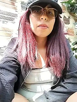 Webcam Model (MirandaSingle)  is live.Free join now!