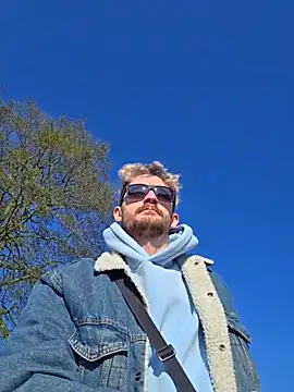 Dejvvvv95 Live Webcam on Stripchat