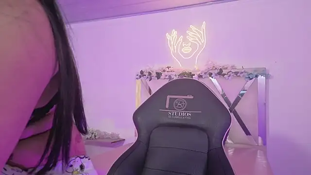 zury_tay - ZURY_TAY's free webcam - UK Sex Cams