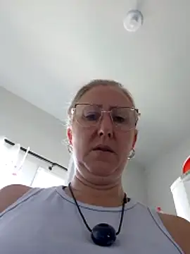 mileide980 - MILEIDE980's free webcam - UK Sex Cams