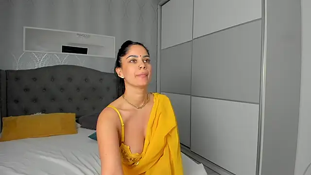 _adelle's Stripchat show and profile