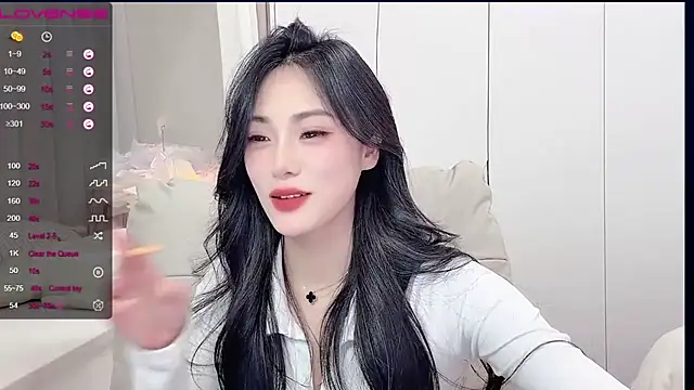 uuxiaocai's Stripchat show and profile