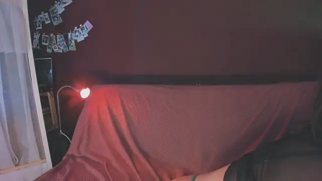 juby_yuby's Stripchat show and profile