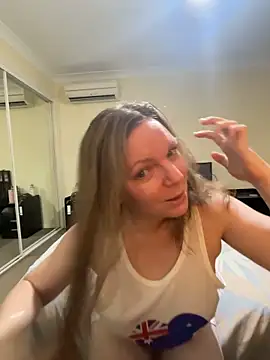 l4dyc4pricorn76 live sex cam