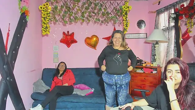 lesbiancuple Live Webcam on Stripchat