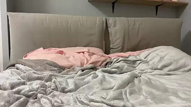 Adelinacat Live Webcam on Stripchat