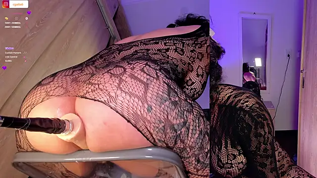 carolgaita (F milf) - fuckmachine x3 min + squirt  last tipper