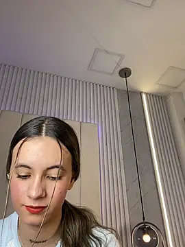 Webcam Model (JuliaColemann)  is live.Free join now!