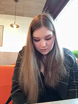 Live cam model PumaShyXD broadcasting live