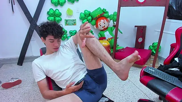 MiaBella_and_Max live sex cam