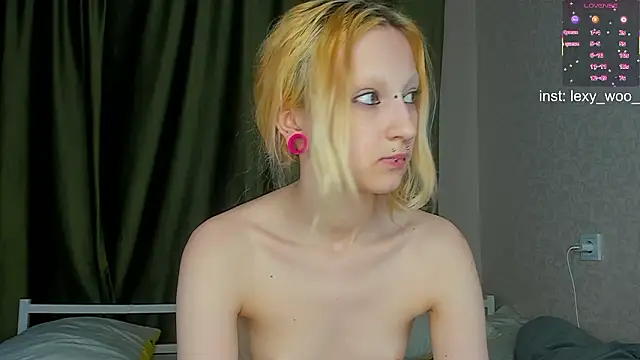 lexy-woorhez (F teen) - doggy + spank ass x10