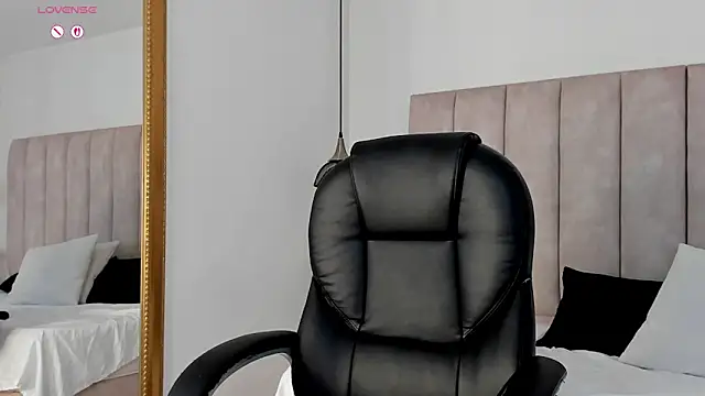 megan-8 - Megan-8's free webcam