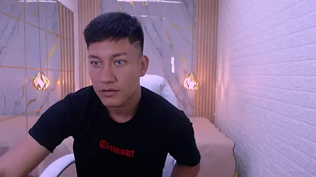 dominantboy4 - DominantBoy4's free webcam