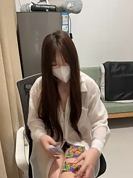 _xiaoxinxin_ (F young) - 重生之系统在手 气运之子不服来战!(转盘比大小)你转我摇