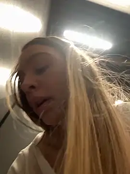 sashacatt (F young) - Masturbation+one finger in  pussy🫦