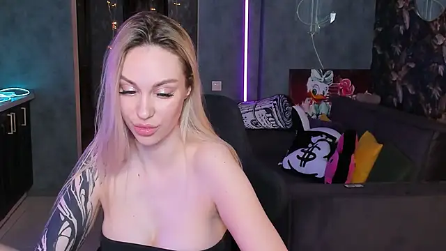 blckmirrorr - Blckmirrorr's free webcam