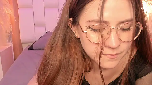 daphne_and_roger - Daphne_And_Roger's free webcam - UK Sex Cams