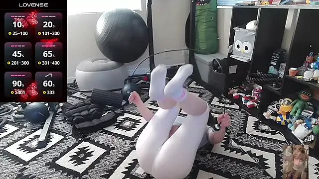 Blondiewithanass live cam profile