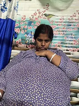 Webcam Model (Beauty-queen)  is live.Free join now!