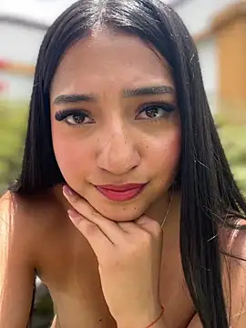 Webcam Model (Daniela_Pink)  is live.Free join now!