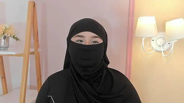 _zharaa (F teen) - TOPLESS + flash pussy