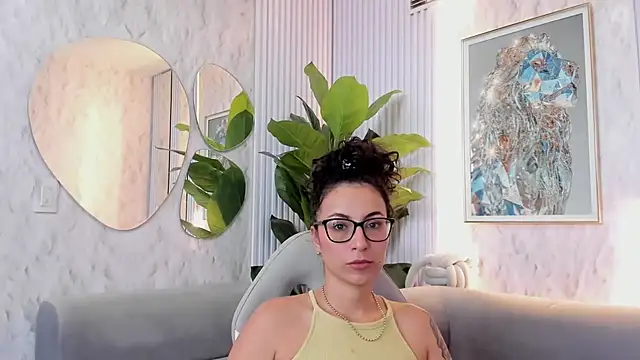 sarah_sluty - Sarah_sluty's free webcam