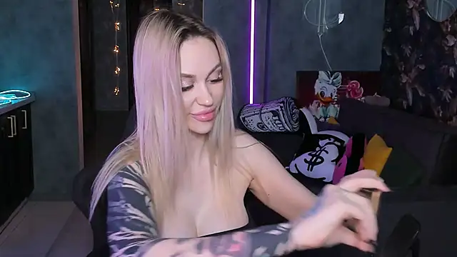 blckmirrorr - Blckmirrorr's free webcam