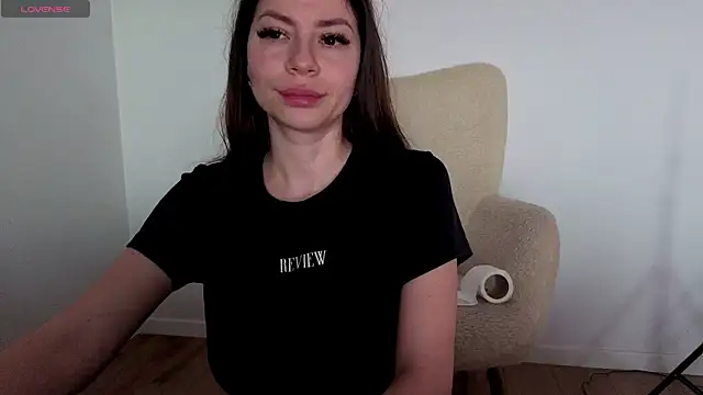 jullyenn3 - Jullyenn3's free webcam