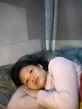 linhna999 - LinhNa999's free webcam