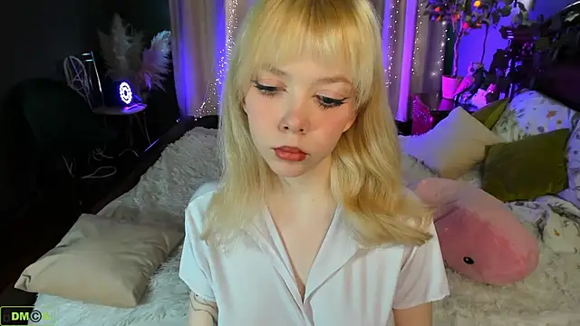 rochelle_kitty - Rochelle_kitty's free webcam