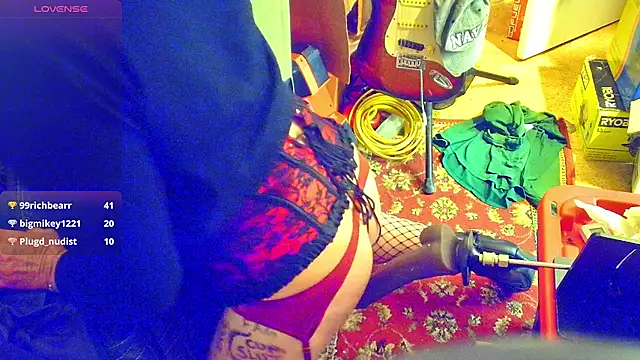 DoMeDoggyNow live sex cam